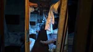 Нужно ли уступать место на нижней полке пожилым пассажирам