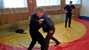 Военно-прикладное самбо. Наскок. Дожим кисти наскоком.