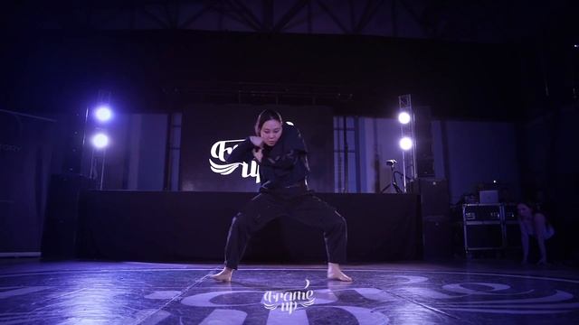 TAYOKA - At Night | Perfomance by Baina Basanova смотреть онлайн