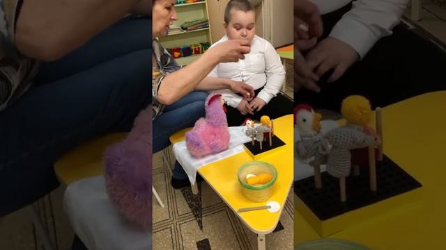 Игровая индивидуальная деятельность с ребенком с ОВЗ "Весело - грустно". Группа № 5 "Солнышко". смотреть онлайн