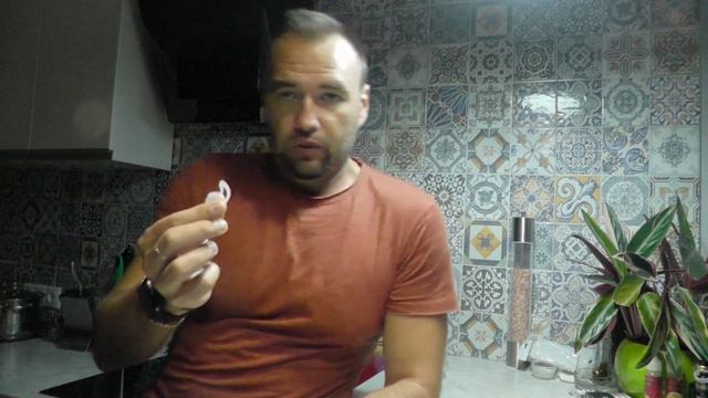 AirPods 2. что делать если выпадают. обзор амбюшур. смотреть онлайн