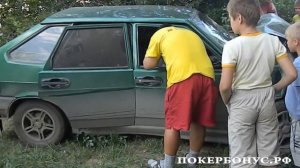 Угнал машину и врезался в жилой дом