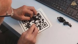 Делаем наклейку лазерным гравёром.