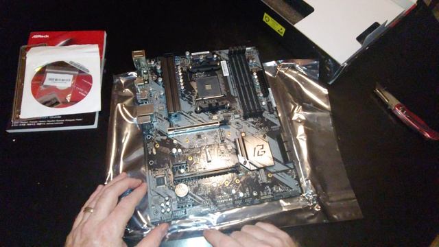 Unboxing Asrock B550 Phantom Gaming 4 Motherboard, ATX for AMD CPU's, Overview of features смотреть онлайн