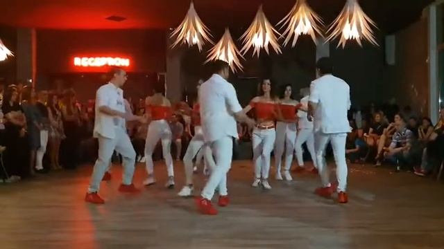 Bachata Mariposa bachata rueda " Tinga" смотреть онлайн
