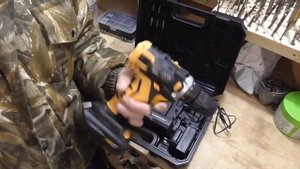 Новый шуруповёрт Deko 20v разбираем,слабо держит трещётка