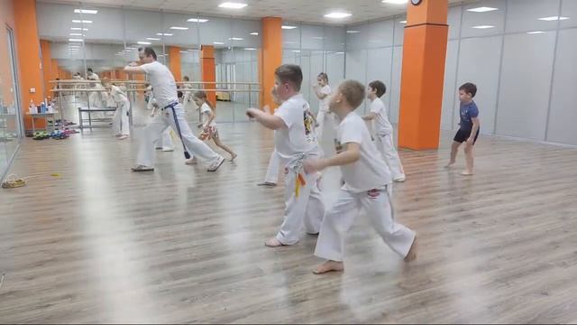 Разминка Капоэйра