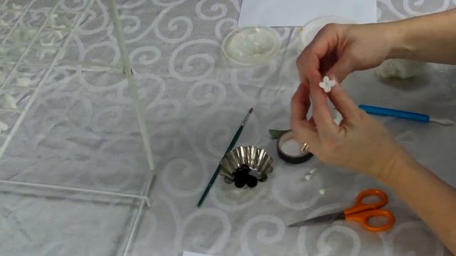 How to make gumpaste lilacs for cake decorating Part 1 смотреть онлайн