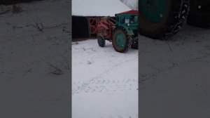 Погрузка рулонов сена трактором т40