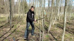 Удар топором - проламывающие удары. Катаной - быстрые проникающие удары.