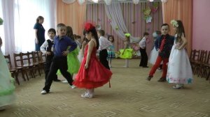 8 марта 2016 танец деток. День мамин настает.