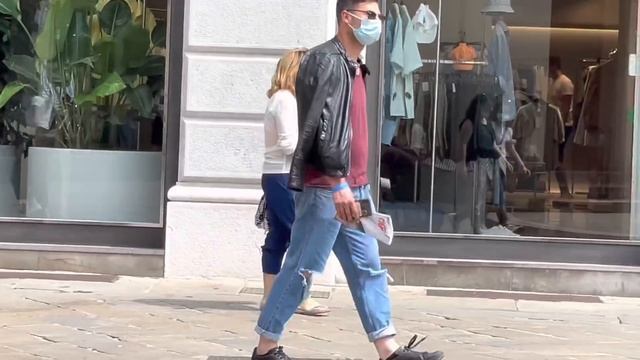 Выходной: как принарядились итальянки смотреть онлайн