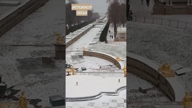 Вид на музейный комплекс Петергоф -Peterhof Museum Complex View