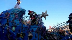 Микки Маус на параде в Диснейленде, Париж | Mickey Mouse at a Disneyland parade, Paris
