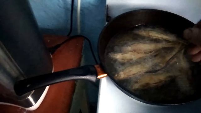 Жаренная рыба в муке - очень простое и быстрое блюдо. смотреть онлайн