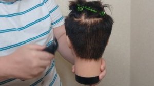 Как подстричь мужчину машинкой с насадкой 9мм и ножницами? Мастер класс по стрижке за 15 минут