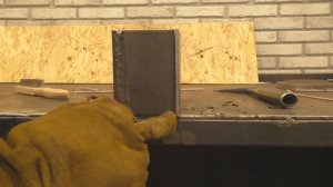 Главные ошибки сварщика при сварке электродами! Торчащий угол пластины!