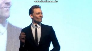 TOM HIDDLESTON DANCING!