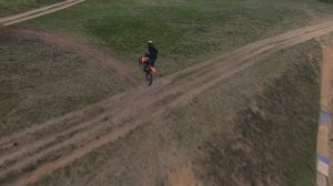 Enduro motocross bike jumps / прыжки на мотоцикле эндуро мотокросс