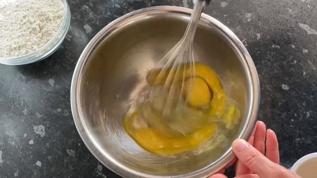 ЗАЛИВНОЙ ПИРОГ С ЩАВЕЛЕМ, ЗЕЛЁНЫМ ЛУКОМ И ЯЙЦОМ. ПАЛЬЧИКИ ОБЛИЖЕШЬ!