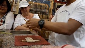 Вам интересно узнать, как древние  египтяне из тростника делали бумагу? Папирус.