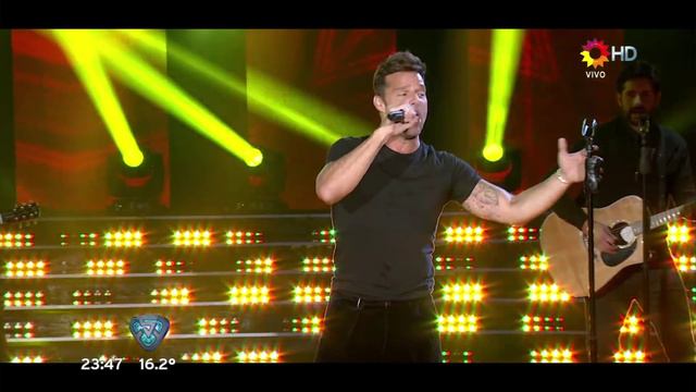 Ricky Martin - La Mordidita смотреть онлайн