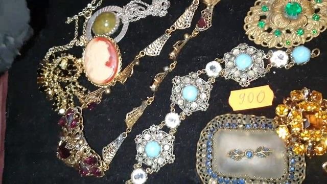 Продажа : Чешская Антикварная и Винтажная бижутерия и броши