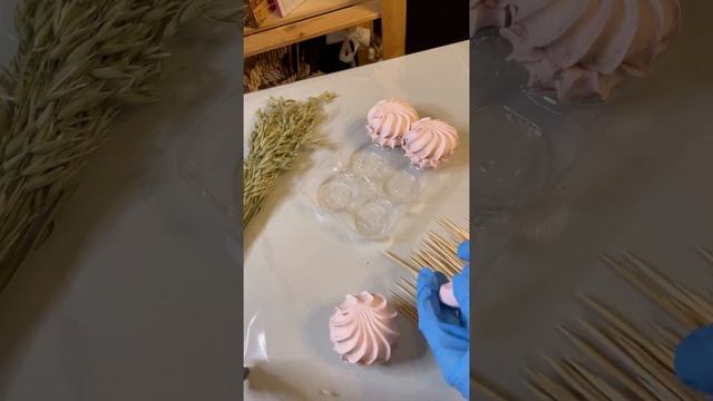 Крепление зефира и маршмелоу на шпажки