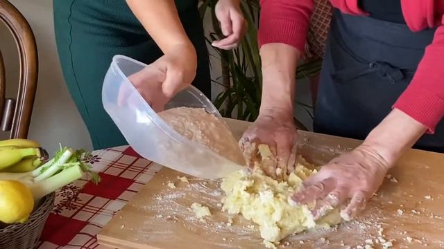 ГОТОВИМ С ИТАЛЬЯНКОЙ! НЬОККИ (КАРТОФЕЛЬНЫЕ КЛЕЦКИ) | GNOCCHI