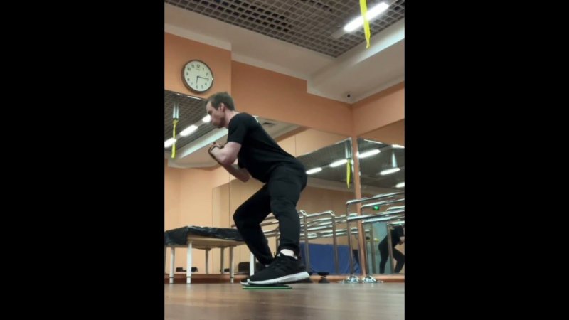 Латеральные #приседания со слайдом #lateralsquat #squat #shorts