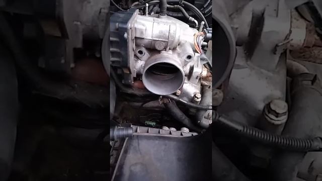 2005 Chevy equinox Throttle Body смотреть онлайн