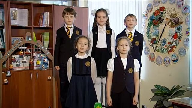 Стихотворение К. Фофанова «Под напев молитв пасхальный» читают учащиеся 2-го класса
