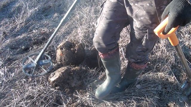 Мы даже и не думали что на выбитой деревне можно найти небитую поляну с крутыми находками смотреть онлайн