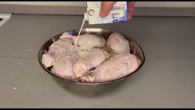 Этот ужин полюбит вся семья. Картошка с курицей и грибами в духовке