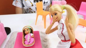 Видео приколы - У куклы БАРБИ малыш робот! - Весёлые видео игры одевалки для девочек с Barbie Doll