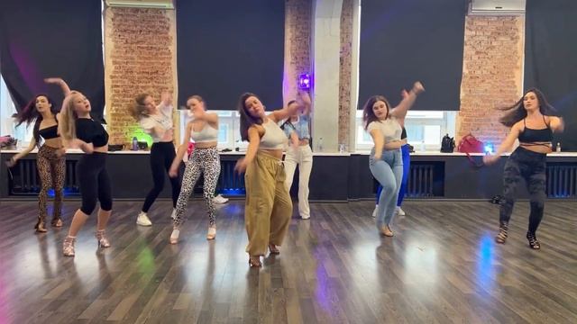 Елизавета Медведева | Bachata Lady Style | Pinto Picasso - Fronteo смотреть онлайн