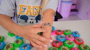 ДЕНЕЖНЫЕ ЖВАЧКИ Круче POP IT! Купила 100 штук! Сколько ДЕНЕГ Внутри? Алиса Лисова ПОПИТЕРША
