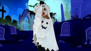 Щекотать девушку (версия для Хэллоуина) | Tickle Girl на русском | Kuku and Cucudu Детские песни