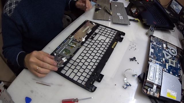 Как заменить клавиатуру на ноутбуке Acer TravelMate p256 смотреть онлайн