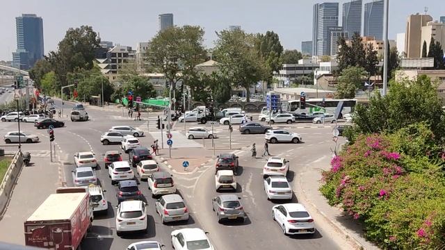 Северный Тель Авив. Торговый центр Азриэли. смотреть онлайн