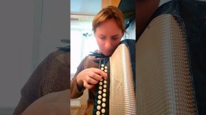 Блатная песня -По шпалам -на гармонии-разбор вступление