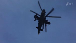 В Минобороны РФ показали работу ударных вертолетов Ка-52 и специального вертолета Ми-8