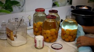 Компот из абрикосов. Как закатать компот из абрикосов на зиму?