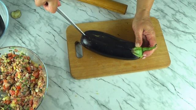 Битые баклажаны с мясным фаршем