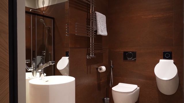 Дом с плоской кровлей в современном стиле в КП Новая Рожновка: панорамное остекление, второй свет смотреть онлайн