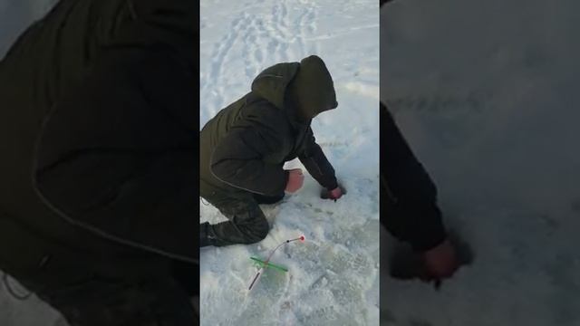 Зимняя рыбалка в Рыбацкой деревне на ВДНХ