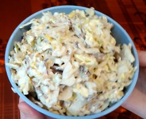 Салат из шпрот и свежей капусты.mp4