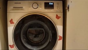 Окончание стирки на стиральной машине Samsung WF60F4ECW2W (в видео нечаянно попали звуки телевизора