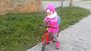 Беговел vs самокат?! Софи 2,5 года. Лучше все таки...