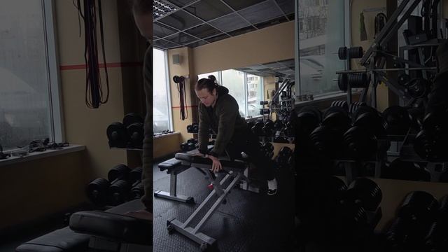 Отжимания узким хватом от скамьи смотреть онлайн